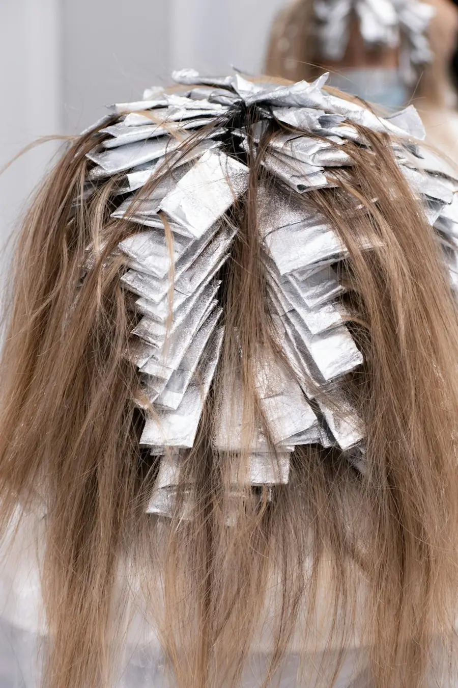 A full head of foils mid-highlight